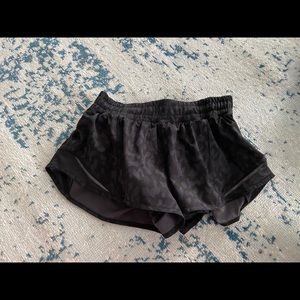 LULULEMON SHORTS *NEW